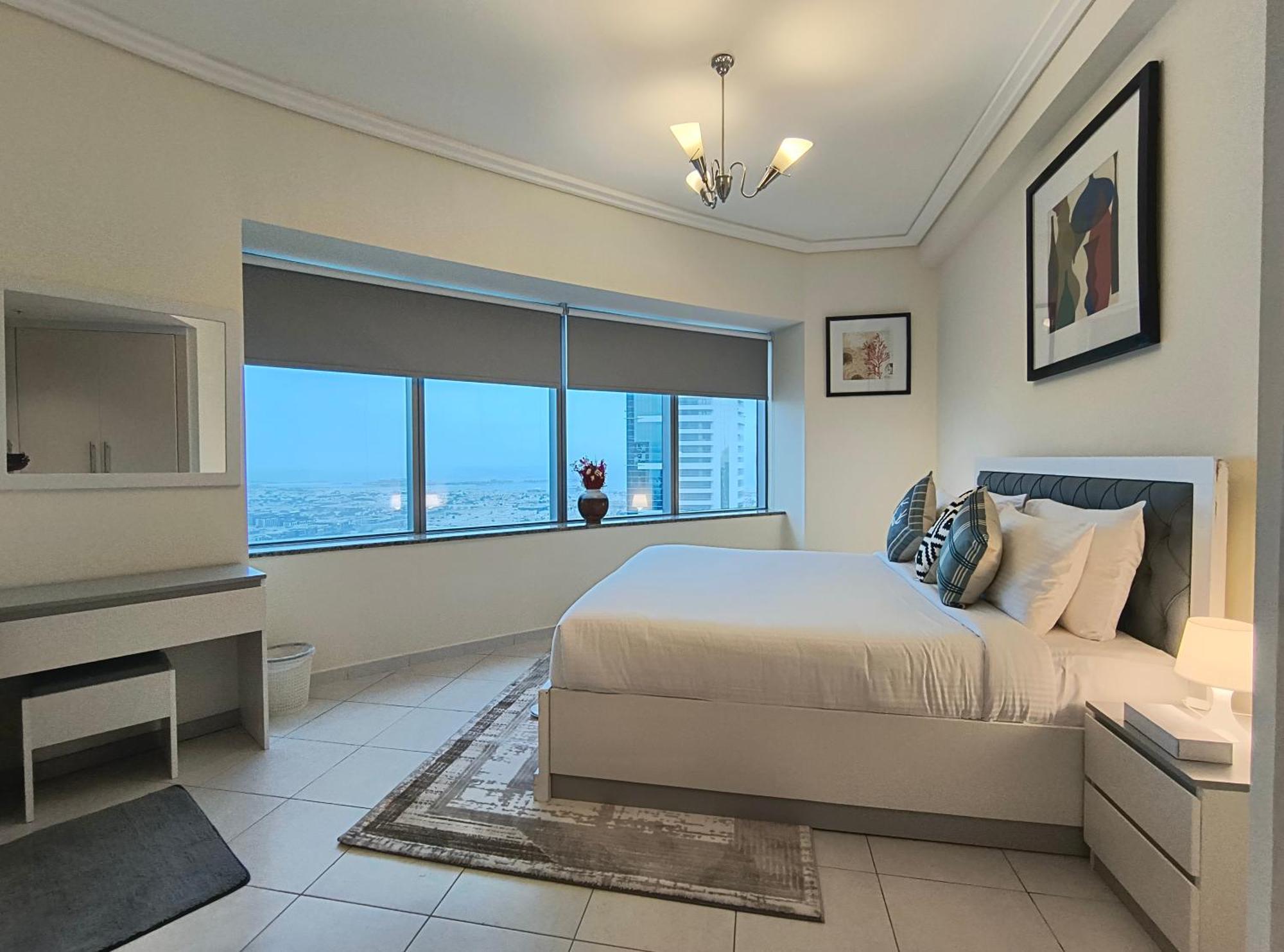 Trinity Holiday Homes - Sheikh Zayed Road Near To Financial Center Metro Station Dubai Exterior photo