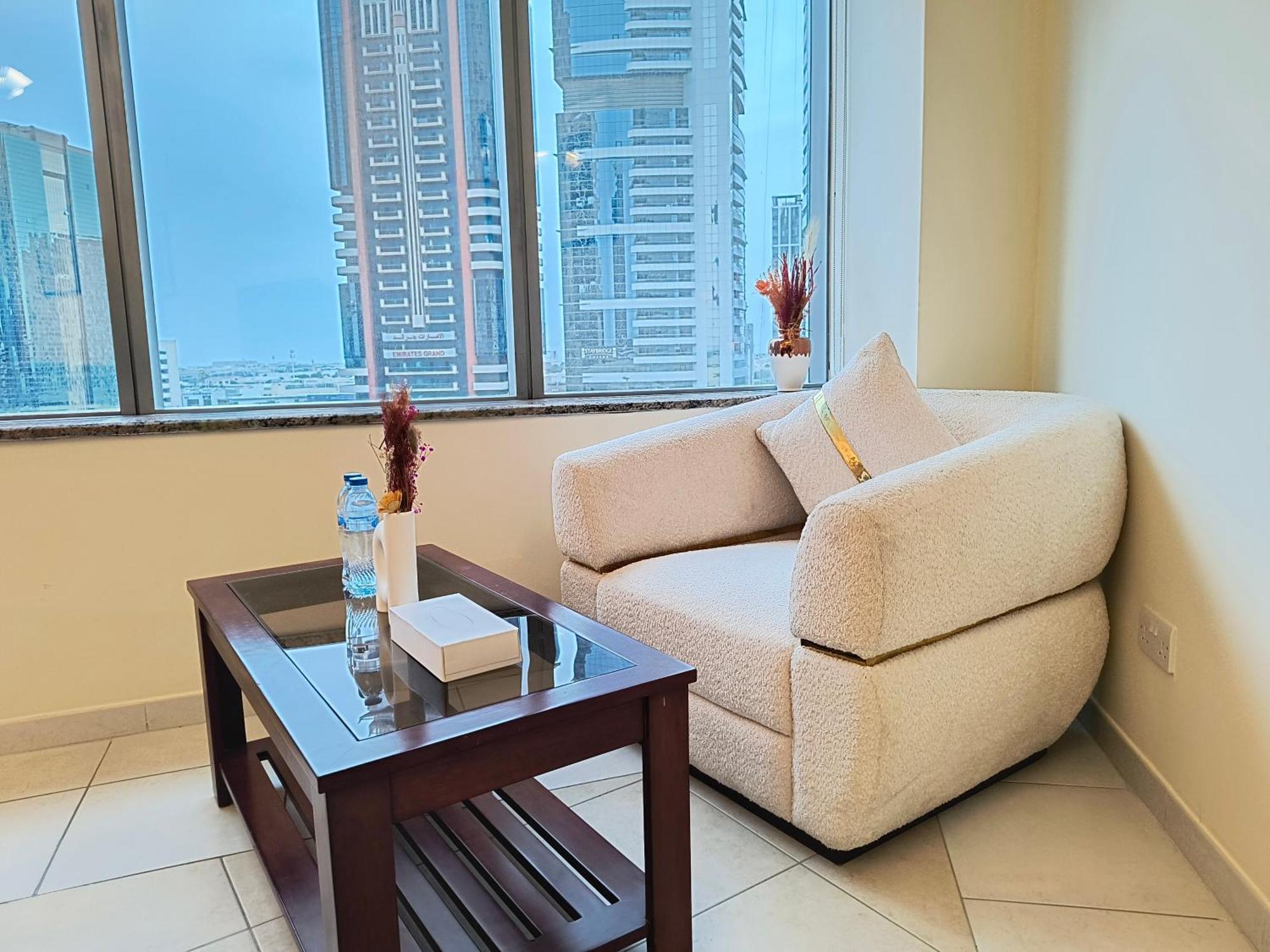 Trinity Holiday Homes - Sheikh Zayed Road Near To Financial Center Metro Station Dubai Exterior photo